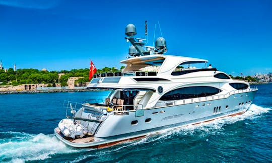 Elegant and Luxury Power Mega Yacht for80 Guests in İstanbul only €600 per hour