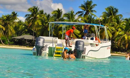 82ft Motorized Catamaran Rental in Los Melones, Dominican Republic