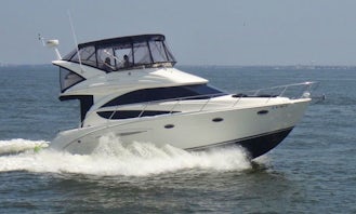 35' Meridian Luxury Yacht Cruiser For Rent in Washington DC