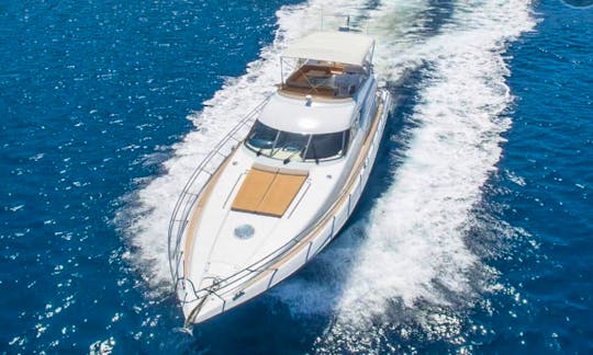 Luxury Motor Yacht for 6 Passengers in Muğla, Turkey