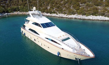Louez le méga-yacht M570 Power pour 10 personnes à Istanbul, en Turquie