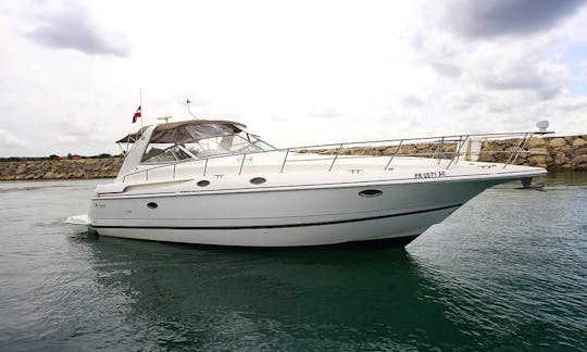Champange Girl Motor Yacht Rental in La Romana, Dominican Republic