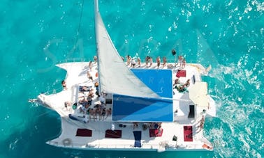 78ft Catamaran Private Charter / Capacity 100 people in Cancún, Quintana Roo
