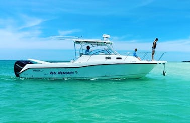 32' Boston Whaler Conquest with large cabin & AC, in Florida Keys( Big Pine Key, Marathon, Key West )