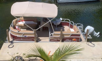 18' Party Barge Pontoon for Rent in Cudjoe Key, Florida!!! Multi Day, Week or Month. We can deliver.
