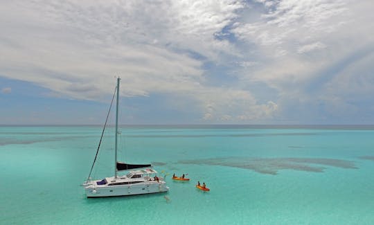 Excursion en voilier en catamaran de 35 pieds à Cozumel, tout compris