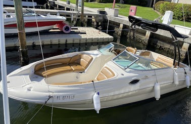 Sundeck Powerboat for Charter! Great boat for friends and family party’s.