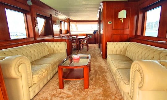 80' Luxury Yacht Charter Available In Dubai, UAE