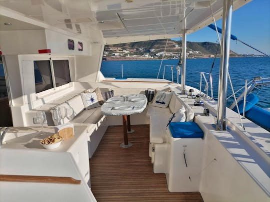 Big Luxury Catamaran Bar Snacks Sunset Food Music Snorkelng 4 Rooms 4 Bathrooms 