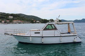 Tour Dubrovnik Islands Aboard 26' Power Yacht