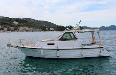 Tour Dubrovnik Islands Aboard 26' Power Yacht