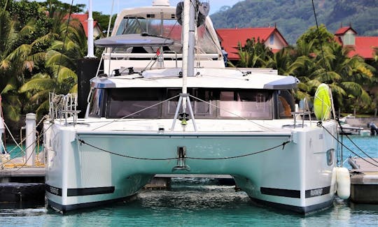 Lucinda Lucia 40 Sailing  Catamaran Charter in Mahé, Seychelles