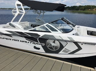 Croisière, wakeboard ou wakesurf sur le lac LBJ