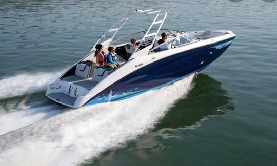 Ability to cruise the lake at adequate speeds to see the miles and miles of lake Allatoona.