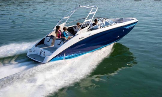 Ability to cruise the lake at adequate speeds to see the miles and miles of lake Allatoona.