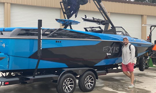 Axis A24 Wakeboat Rental | 5 Star Products and Service!