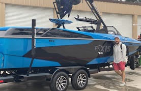 ☀️🏄🏻‍♂️ Axis A24 wakeboat rental. 5⭐️ Products and Service 🚤🏄🏼‍♀️