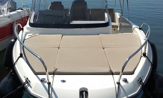 Quicksilver 675 Sundeck With Mercury 225 V6 Pula