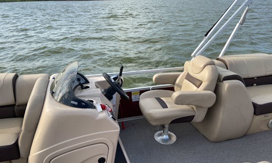 2018 Sun Tracker Party Barge 24 DLX Pontoon Boat | Possom Kingdom Lake | *MULTIPLE DAY RENTALS ONLY*