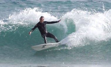 ¡Tómate un descanso, aprende a surfear con nosotros!