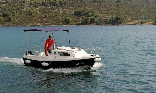 Rent a License Free MSport 500 Powerboat in Vinišće