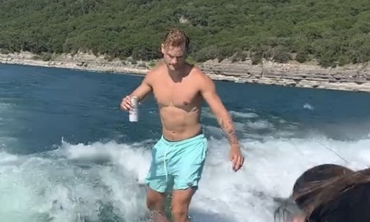 Wake and Surf em Lake Travis - 23' Supra Wakeboat