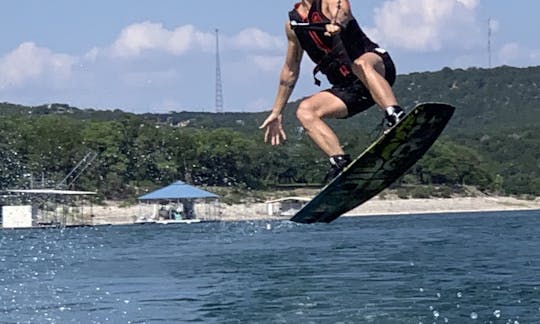 Wake and Surf em Lake Travis - 23' Supra Wakeboat