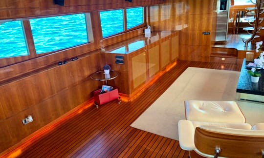 80 footer yacht with Jacuzzi