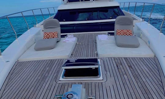 80ft Dyna Craft Power Mega Yacht with Jacuzzi 