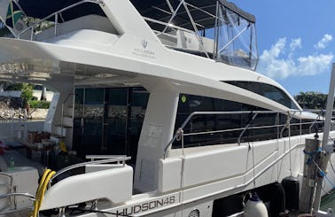 2019 Hudson 48' Yacht Charter!! Wider than a 70ft yacht !