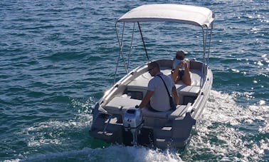 Barco Roto 450 Day em Rovinj, Croácia