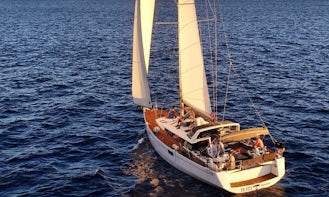 Luxury Beneteau Sense 50 ft Sailing Yacht near Waikiki Hawaii
