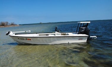  Pesca turística en las llanuras de agua salada cerca de Daytona Beach