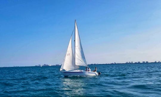 Beautiful Ranger 22 Sailboat for rent in Chicago Monroe Harbor