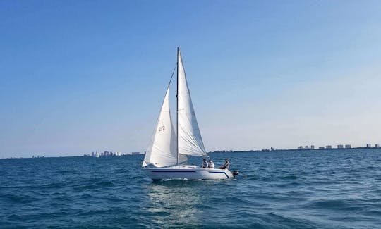 Beautiful Ranger 22 Sailboat for rent in Chicago Monroe Harbor