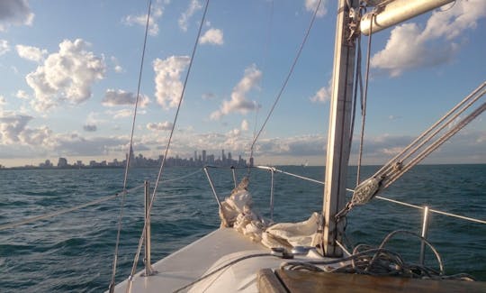 Beautiful Ranger 22 Sailboat for rent in Chicago Monroe Harbor