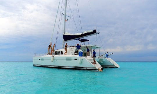 Catamaran Lagoon 42 in Puerto Aventuras