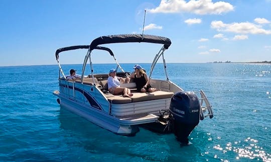 Luxury Pontoon with Captain - Jupiter, Hobe Sound, Peanut Island Pet Friendly