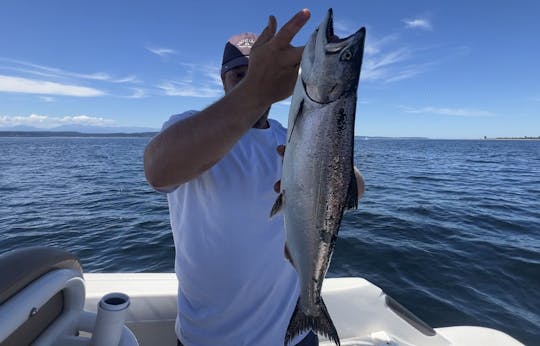 Center Console Fishing Boat