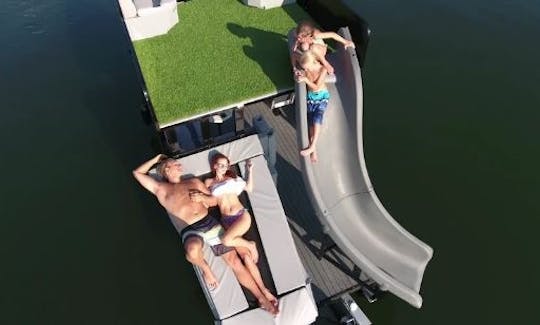 ¡Pontón con tobogán y trampolín! en Lake Tahoe - 4 horas