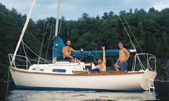 1976 Classic Sailboat Charter out of Burlington Harbor