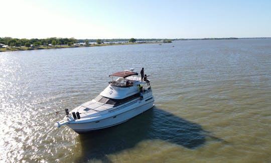MTC 41’ Silverton Yacht on Lake Lewisville - Weekday Specials!