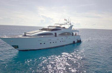101 Azimut Mega Yacht for Tulum - Cancún with land pickup service