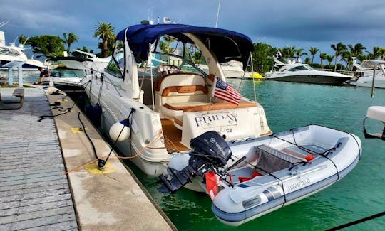 33ft Sea Ray Sundancer Cuddy Cabin Yacht Rental in Miami, Florida