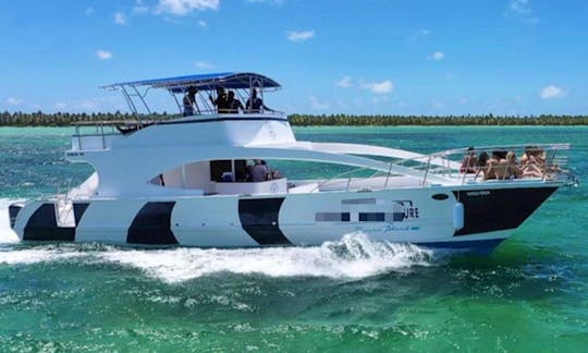 5-Star Luxury Yacht: All-Inclusive Captain & Crew 
