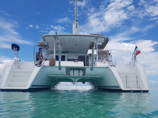 Charter 42' Cruising Catamaran In Cancun, Mexico