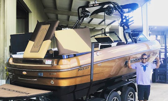 Luxury Moomba Mojo Wakeboard Boat Rental