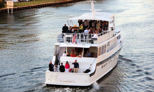 Location d'un yacht à vent d'été de 85 minutes à Fort Lauderdale
