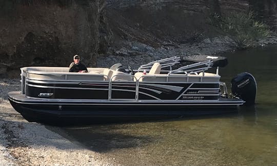 2021 Ranger 150 hp Pontoon en alquiler en Hot Springs, Arkansas