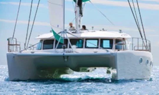 Luxury catamaran sail Miami Keybiscane Eliot key